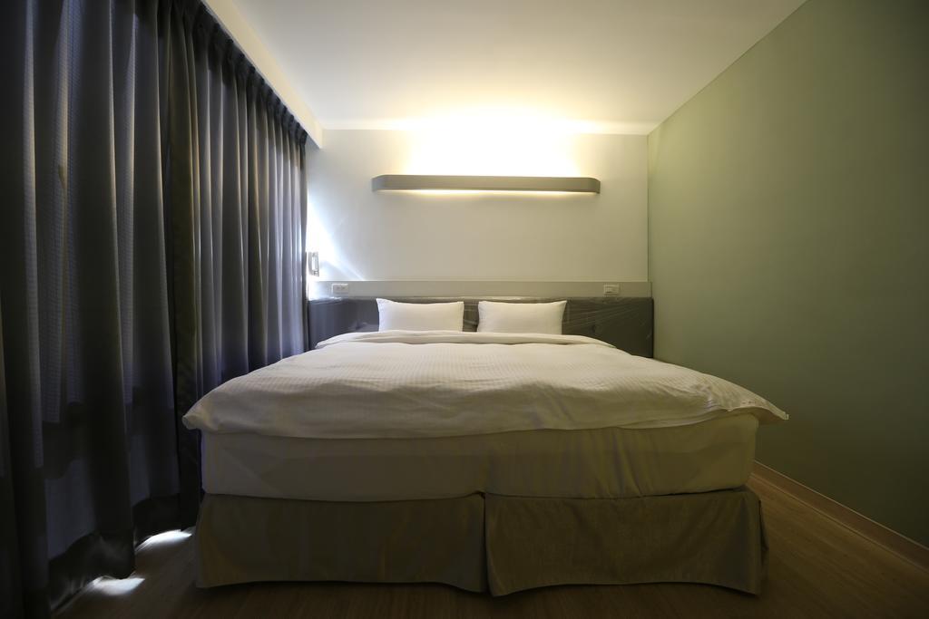 Central Hotel Taoyuan Oda fotoğraf